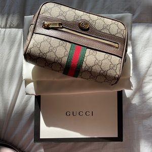 GUCCI Ophidia GG Supreme belt bag